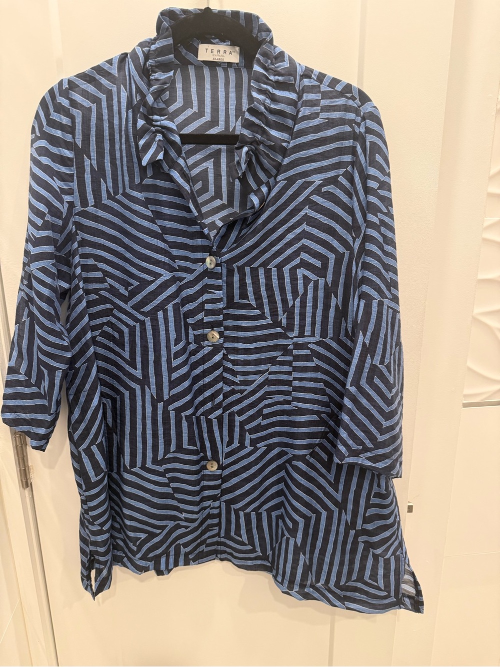 Terra Women’s Blue Geometric Button-Front Blouse
